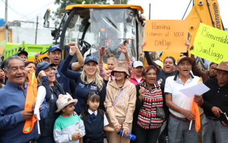 Romina Contreras cumple a peticiones para mejorar calles de Huixquilucan