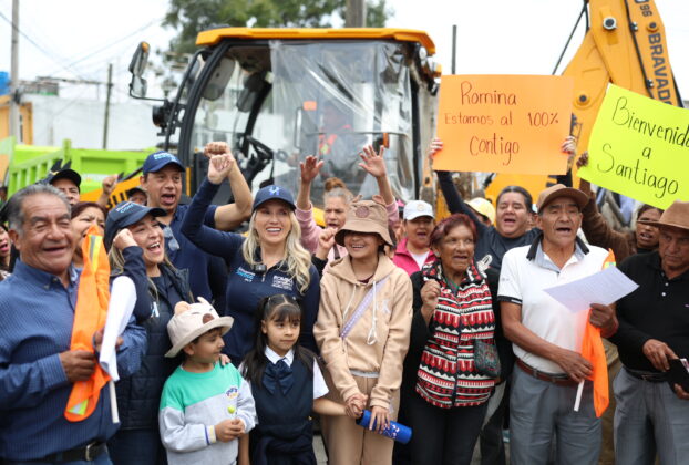 Romina Contreras cumple a peticiones para mejorar calles de Huixquilucan