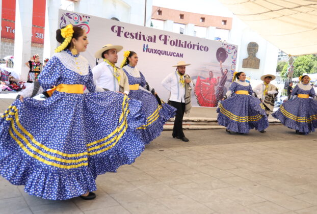 Espectáculo de primer nivel el festival folclórico de Huixquilucan