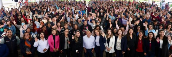 El alcalde de Tlalnepantla Raciel Pérez Cruz da herramientas a mujeres para autoempleo