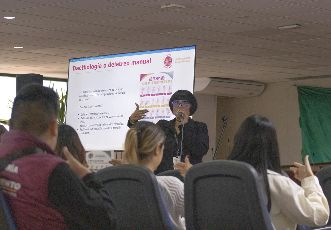 Taller “Lengua de Señas Mexicana. Comunicación Incluyente para la Atención Ciudadana”, dirigido a servidores públicos
