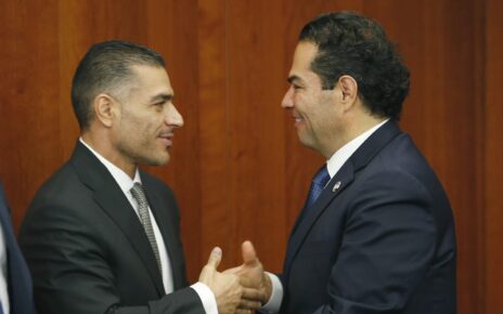 El vicecoordinador del PAN Enrique Vargas del Villar y el titular de la SSPC, Omar García Harfuch