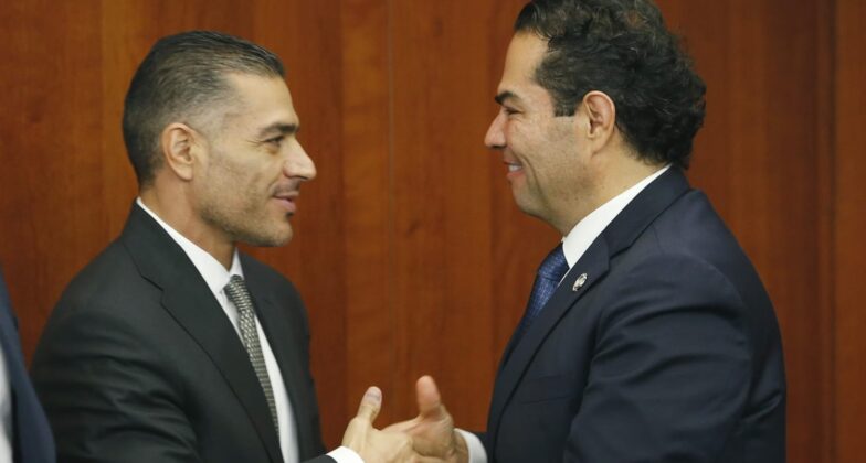 El vicecoordinador del PAN Enrique Vargas del Villar y el titular de la SSPC, Omar García Harfuch