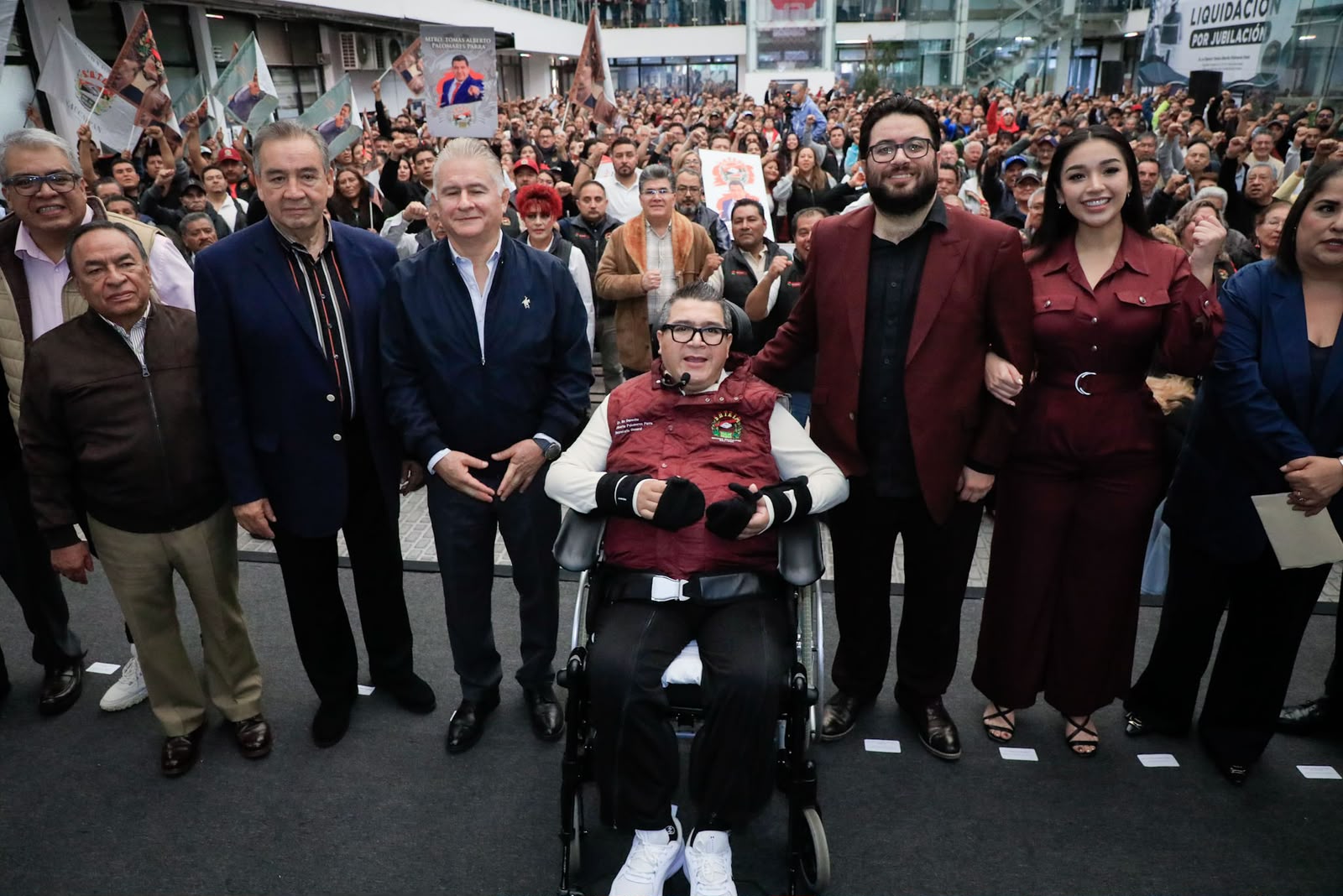 Dirigencia de SUTEYM y el alcalde Isaac Montoya Márquez