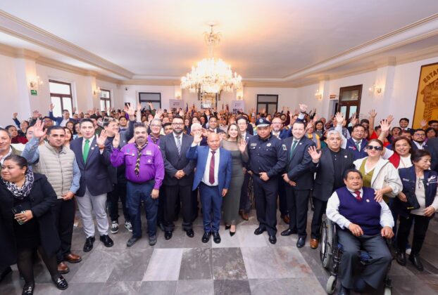 Reconoce gobierno de Tlalnepantla a quienes contribuyen a mejorar el medio ambiente y trato a los animales